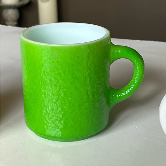 Hazel-Atlas “Orange Peel” pebble textured milk glass coffee mugs set/3 - Picture 6 of 12